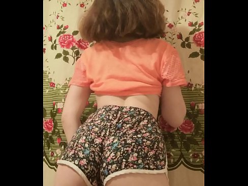 ❤️ Сексуальная юная малышка делает стриптиз снимая свои шортики на камеру ❌ Анал у нас ❌
